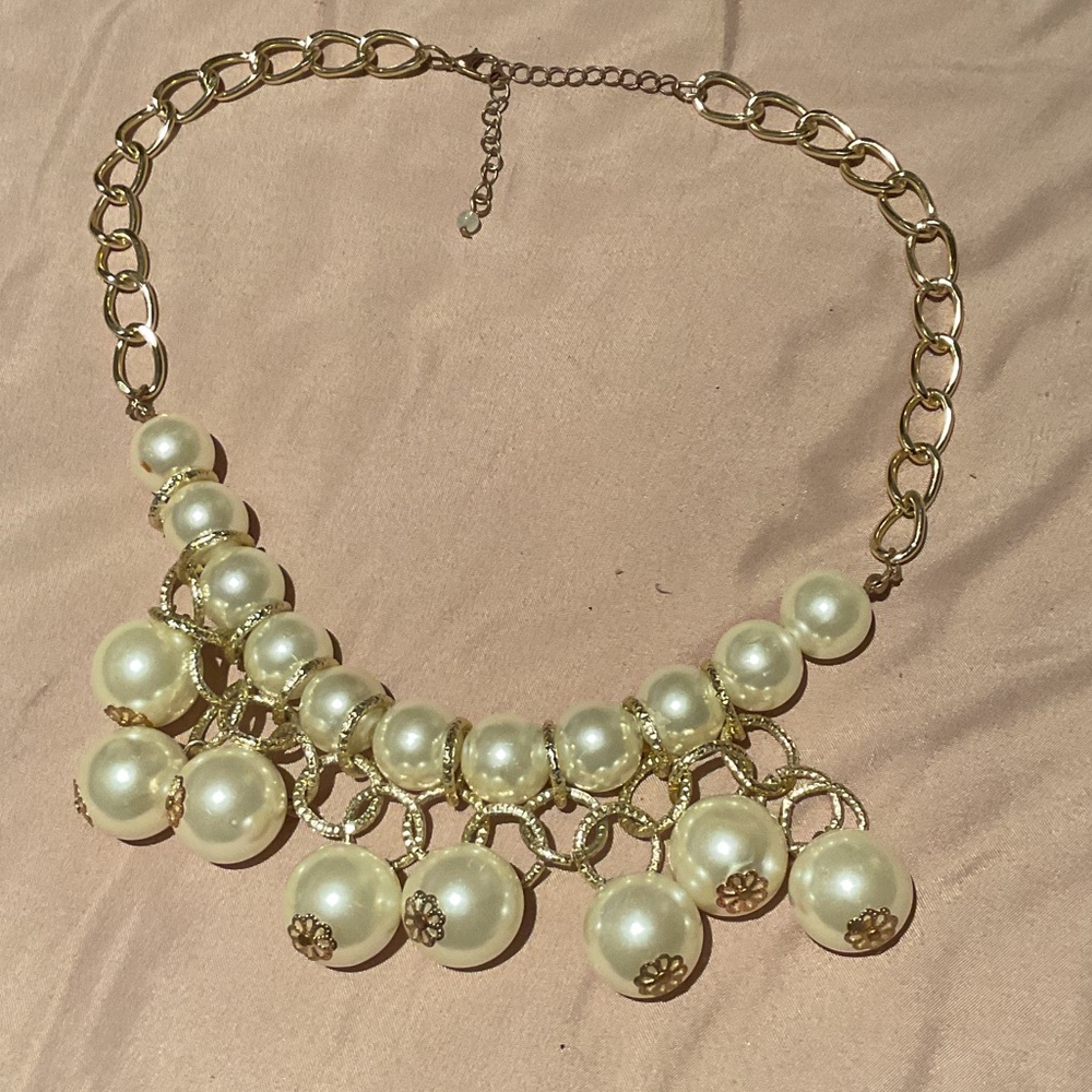 Elegant Gold Pearl Necklace